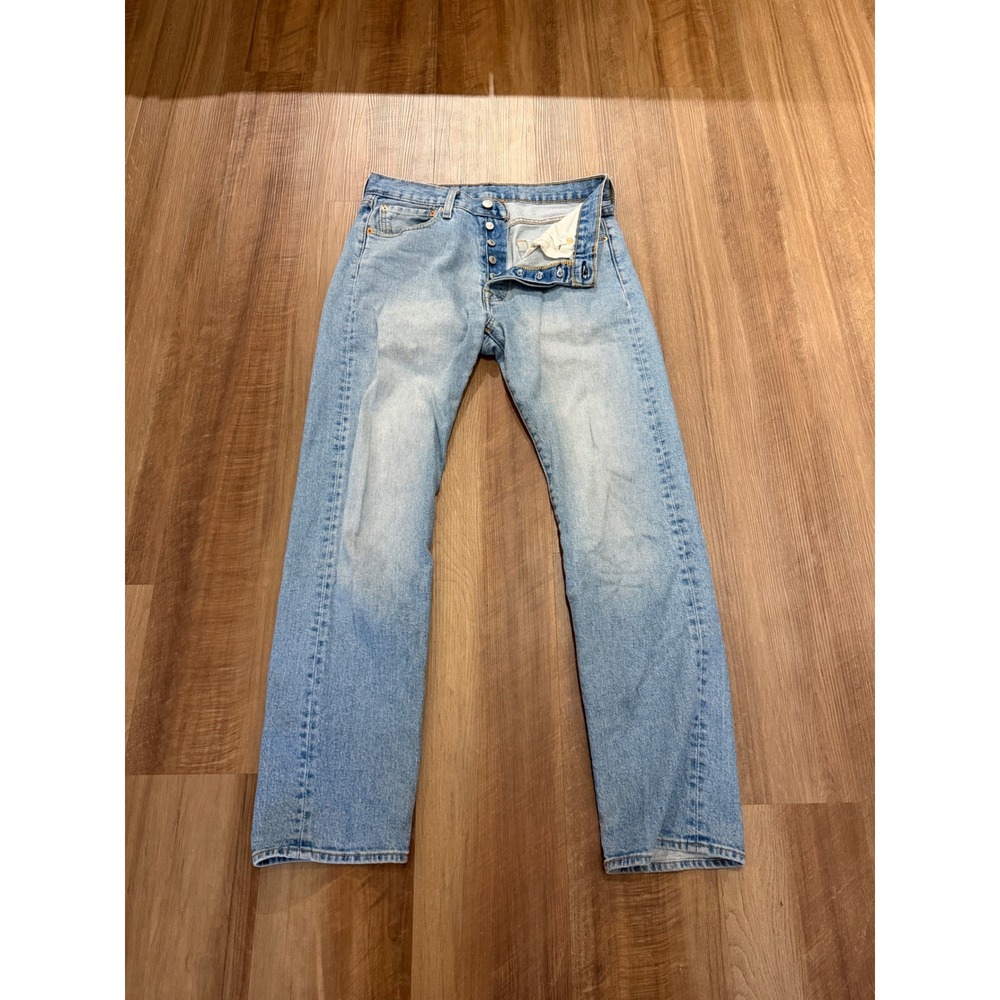 Levi's 501 Original Fit Jeans Mens W31 L32 Light Wash Blue Straight Leg Denim